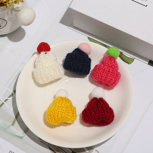 Creative mini Christmas hat DIY knitted finger hat decorative wool small hat holiday gift cap wine bottle cap