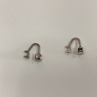 SOURCE manufacturer glasses accessories metal high nickel U-shaped lock screw special pipe nose bracket wine glass can be plated