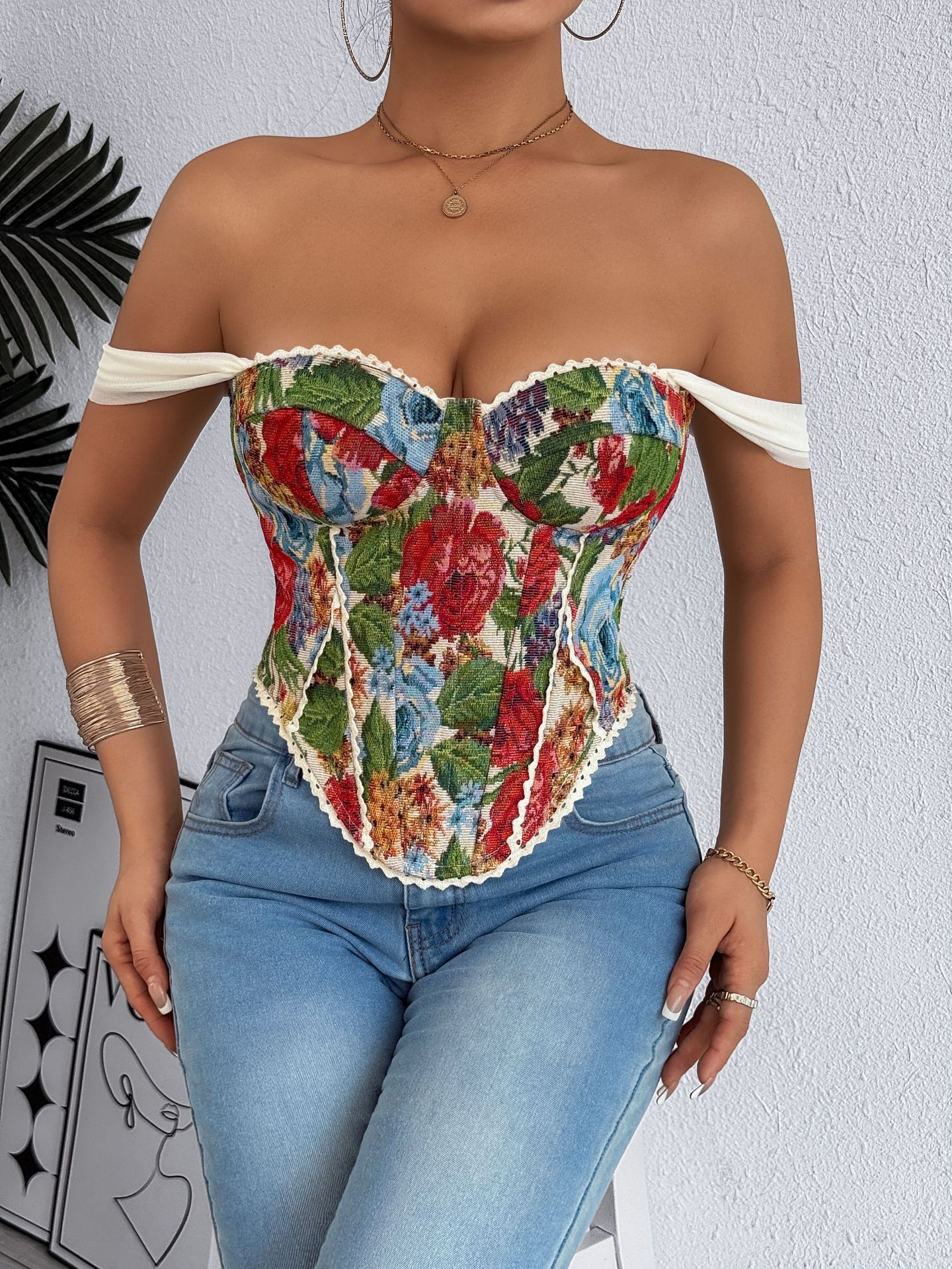 Hot-selling European and American retro French jacquard oil painting style court style strapless fishtail corset vest for women, sexy and trendy.