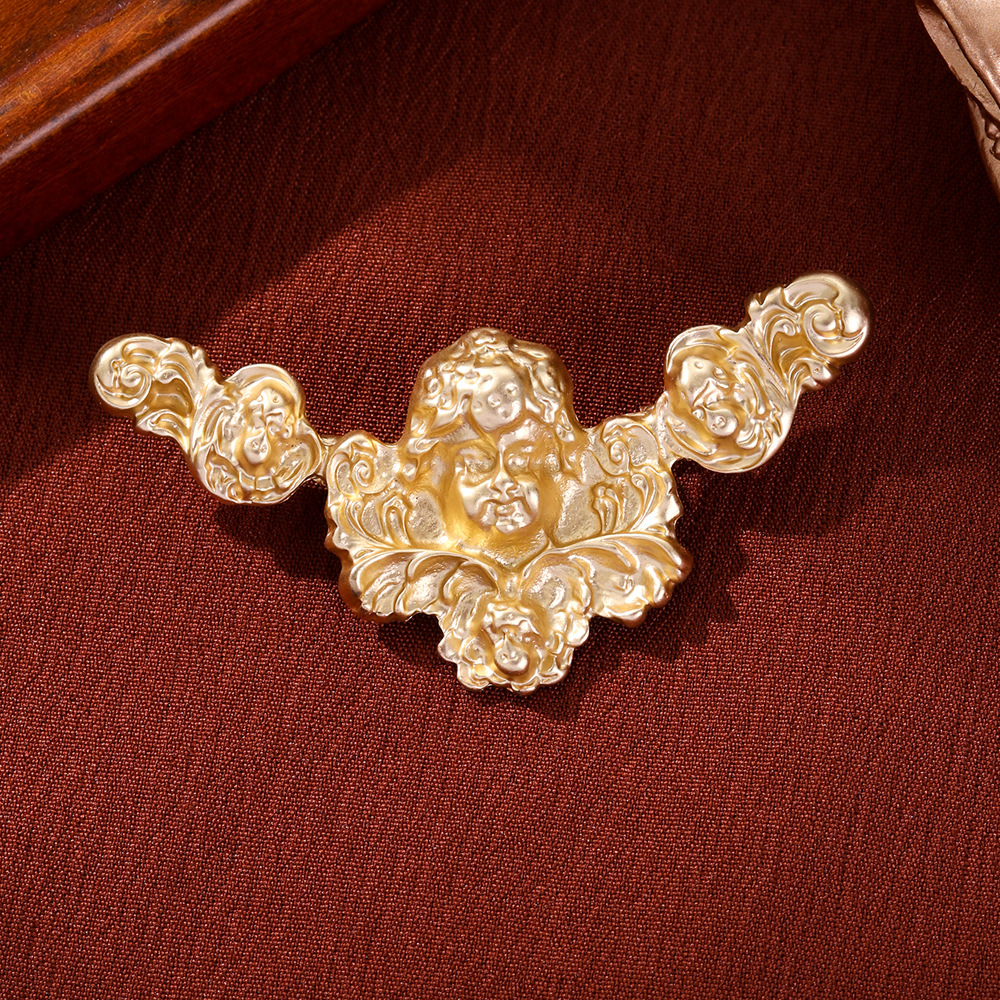 Cross-Border New Retro Style Personalized Classical Style Brooch Matte Gold Little Angel Pin Corsage Clothing Accessories