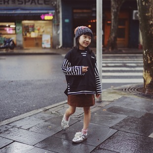 23 New AuTumn and WinTer STyle Boys and Girls DD Japanese STyle Round Neck LeTTer PrinT STripesd Splicing Long-sleeVed T-shirT Black V Neck VesT