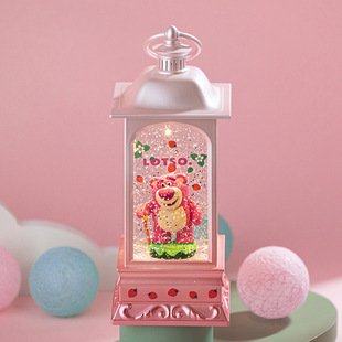 Креативная музыкальная шкатулка Disney Strawberry Bear Музыкальная шкатулка для игры в ветровую лампу