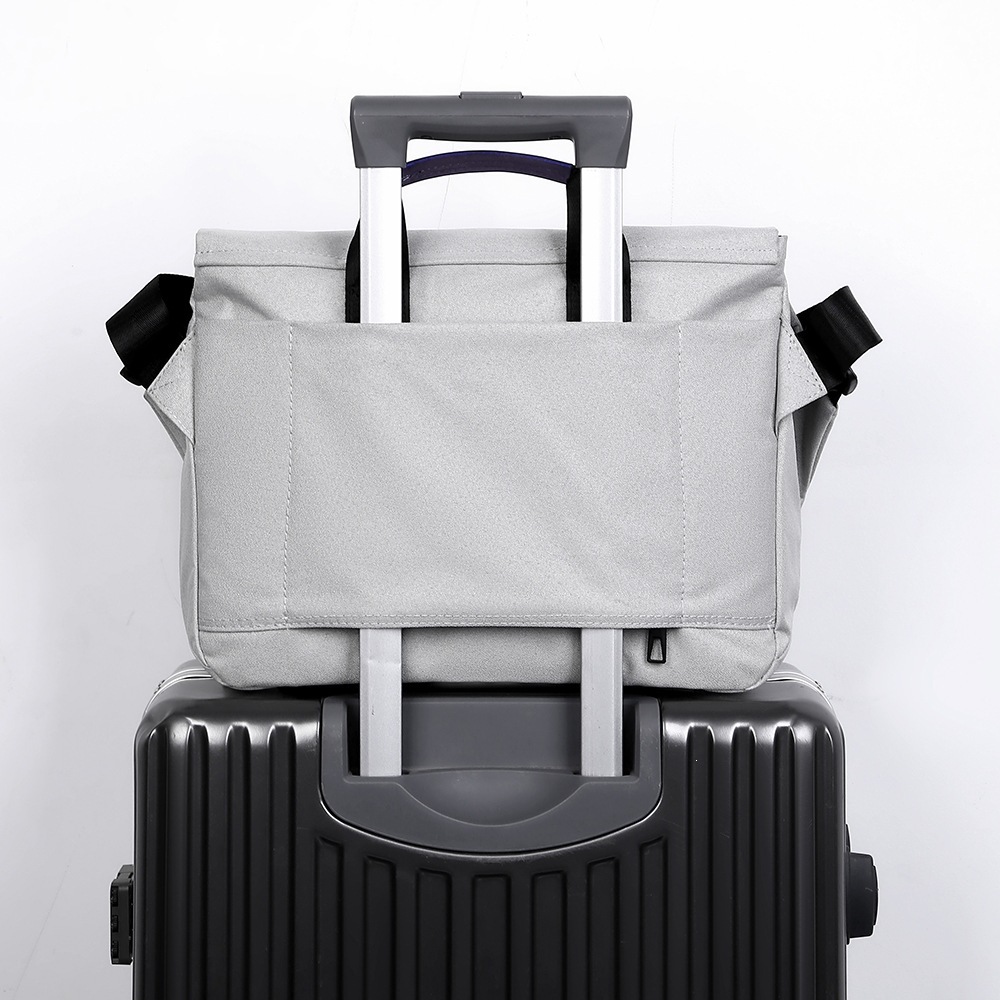 Men's functional crossbody bag, casual and stylish men's shoulder bag, trendy cycling bag for men.