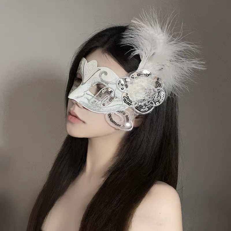 Holiday Masquerade Princess Mask Female Adult Party Half-Face Mask White Feather Half-Face Eye Mask Props