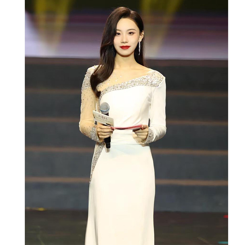 Host Dame Dame and Atmospheric Evening Dress Light Luxury Niche White Long Sleeve Annual Meeting Temperament Command Performance Dress