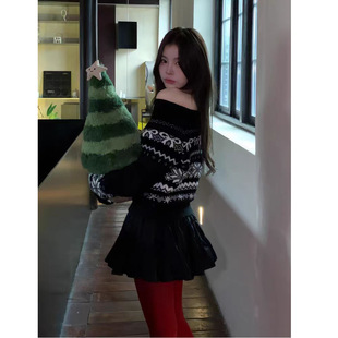 Black Fell Island off-shoulder sweater women's 2024 autumn and winter new American jacquard short off-shoulder top