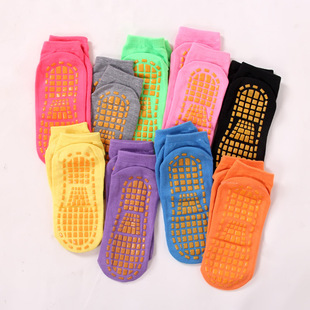 Manufacturers supply new sports non-slip floor socks early education parent socks adult indoor trampoline socks yoga socks