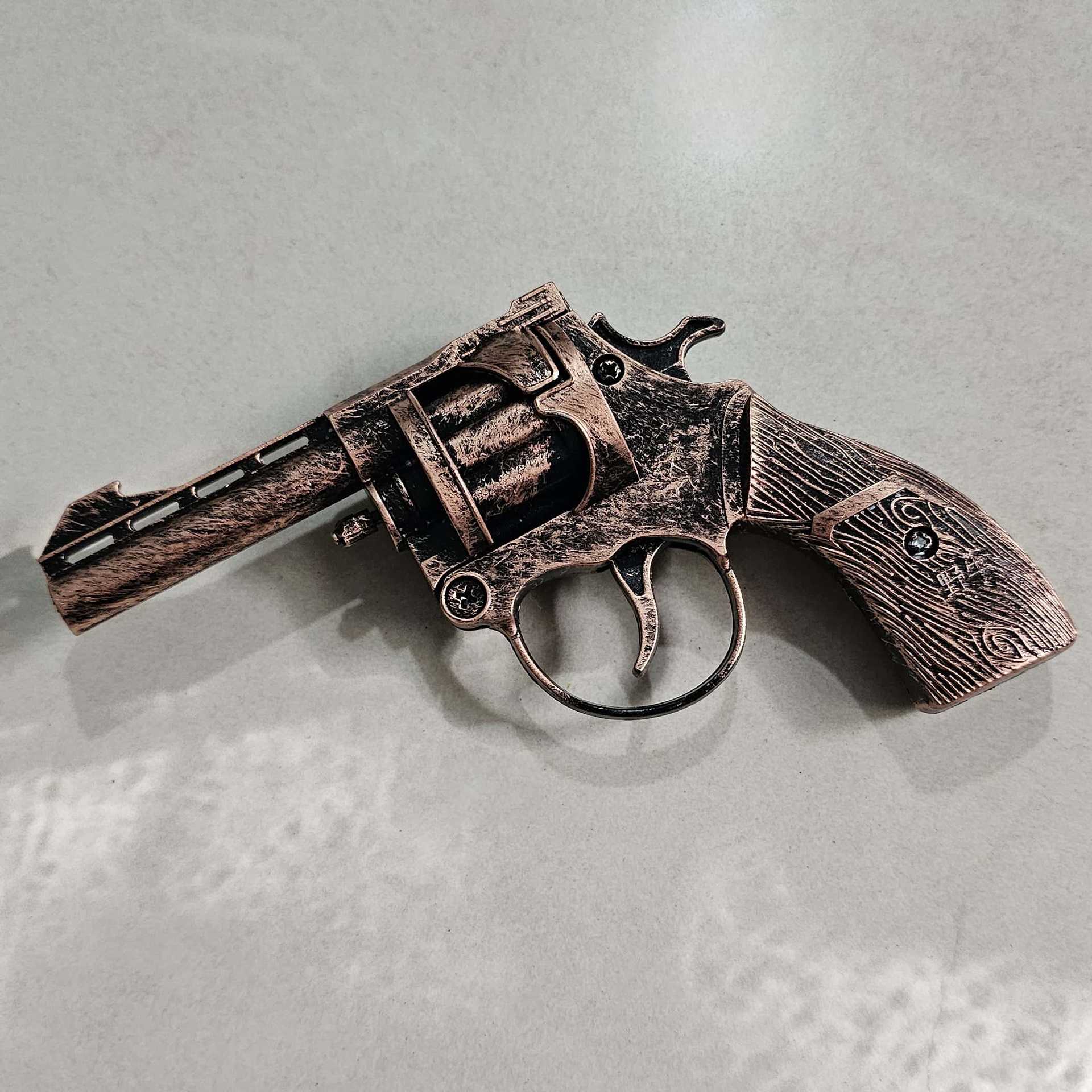 Small Metal Revolver Toy Gun for Children, Nostalgic Style, Wholesale for Tourist Attractions and Street Stalls, 1:3 Scale, Non-Functional