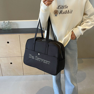 Travel Bag Large Capacity Luggage Bag for Short-distance Business Trip Fitness Accommodation Storage Clothes Bag Simple Fashionable Large Shoulder Bag