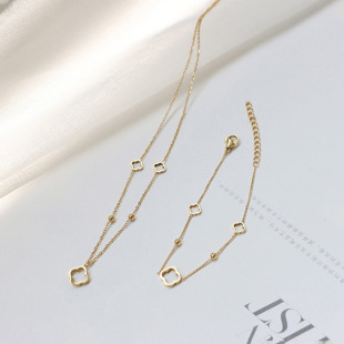Light luxury hollow four-leaf clover female 2024 new titanium steel non-fading explosions niche high-end exquisite jewelry