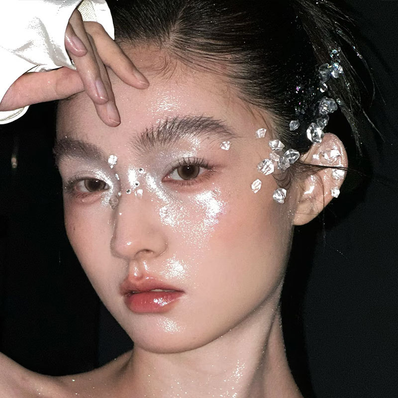 Bridal Makeup Embellished with Headwear, Creative Crystal Girl Makeup, Transparent Ice Crushed Diamond Face Jewelry, Stage DIY Decoration