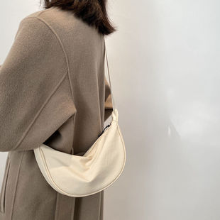Nylon Crossbody Bag Women's 2022 New Fashionable Dumpling Bag Lightweight Small Satchel Underarm Bag All-match Shoulder Canvas Bag