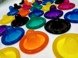 Condoms Manufacturers Normally Stable Supply of Colorful Condom Red Naked Sleeve Pink Naked Sleeve