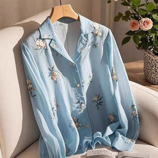 French super good-looking unique beautiful small top blue printed lapel shirt for women 2025 new age-reducing foreign style
