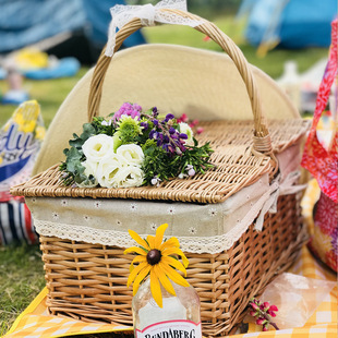 Factory in stock rattan wicker storage basket outdoor portable picnic basket with lid square fruit gift basket