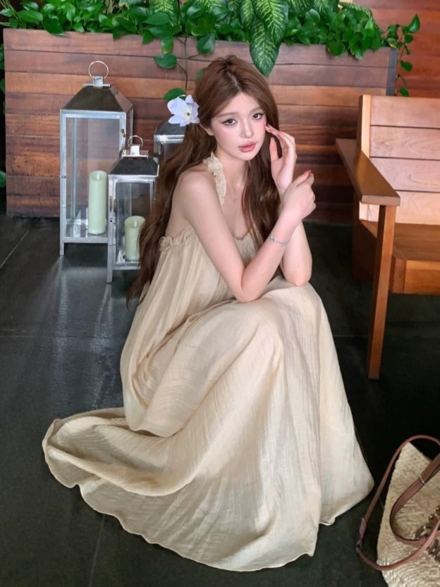 Unique and Stunning Seaside Resort Style Suspender Dress with a Backless Design and Sleeveless Dress for Women in the Summer of 2026