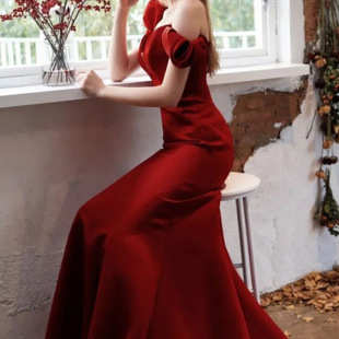 Satin Toast Dress 2024 New Red Engagement Dress Bride Appreciation Banquet Door Welcome Dress Elegant