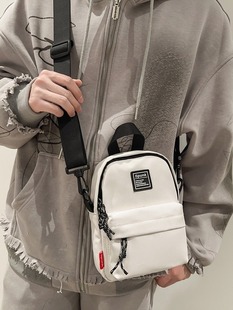 Hong Kong style hip hop neutral small satchel 2024 spring and summer mobile phone change daily commuter shoulder messenger bag wholesale