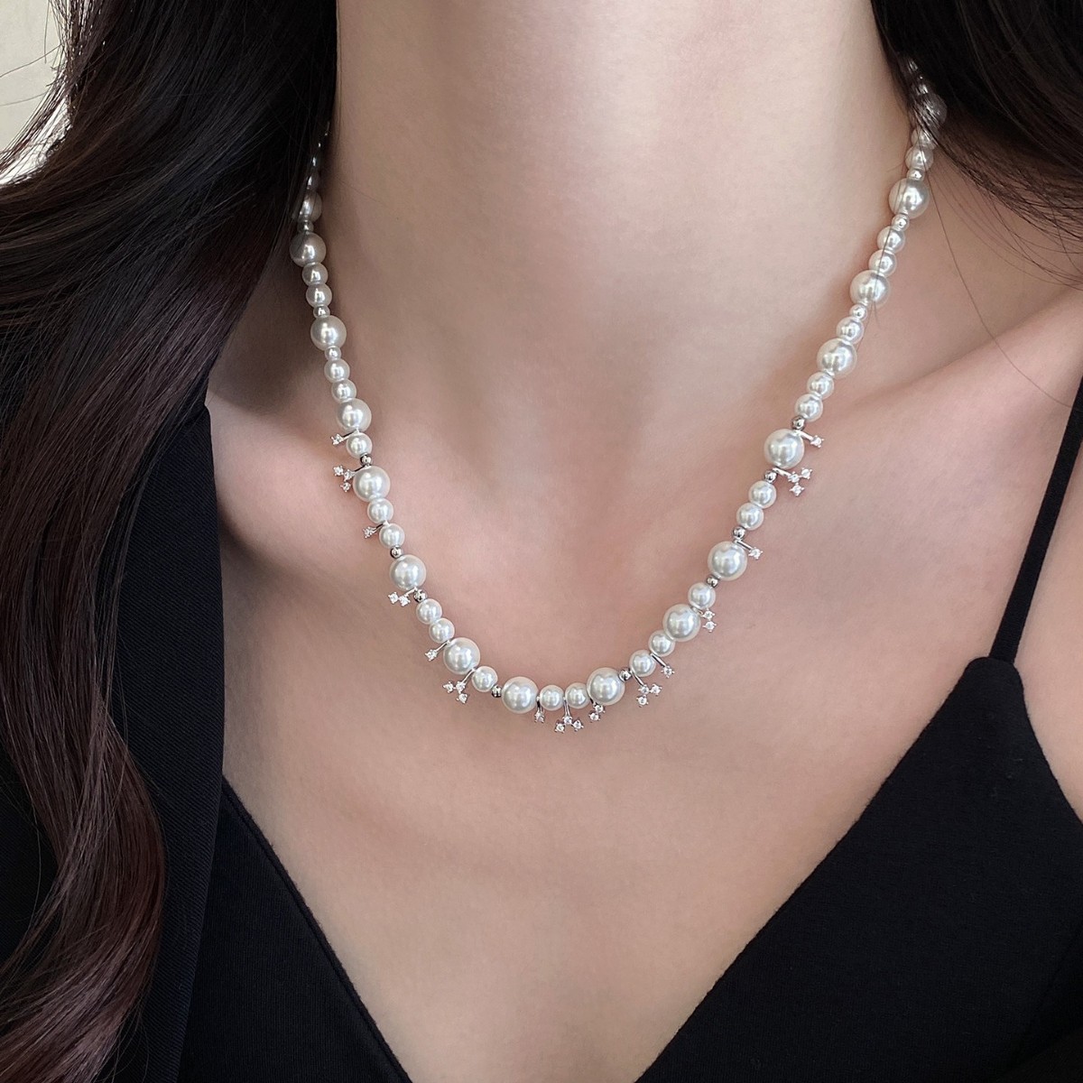 Women's pearl necklace, trending style, understated luxury, niche design, high-end feel, 2026 new beaded choker, clavicle chain, Korean style, wholesale.