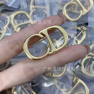 On the version of the real shot Dijia D letters CD smooth brooch women's fashion style simple clothes accessories pins women wholesale