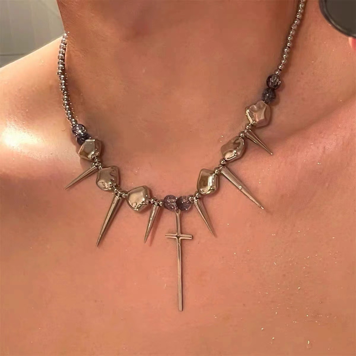 Gothic Leather Choker Cross Pendant Necklace for Women, Fashionable and Stylish Clavicle Chain Versatile Neck Accessory