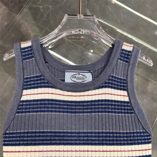 25 Early Spring New Nanyou High-setting pra Simple and Simple Rare Blue Stripe Knitted Vesel Dress