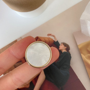 Yisen ESSTUDIO Xiaoxiang socialite style metal button gold and silver edge imitation shell white suit sweater coat button