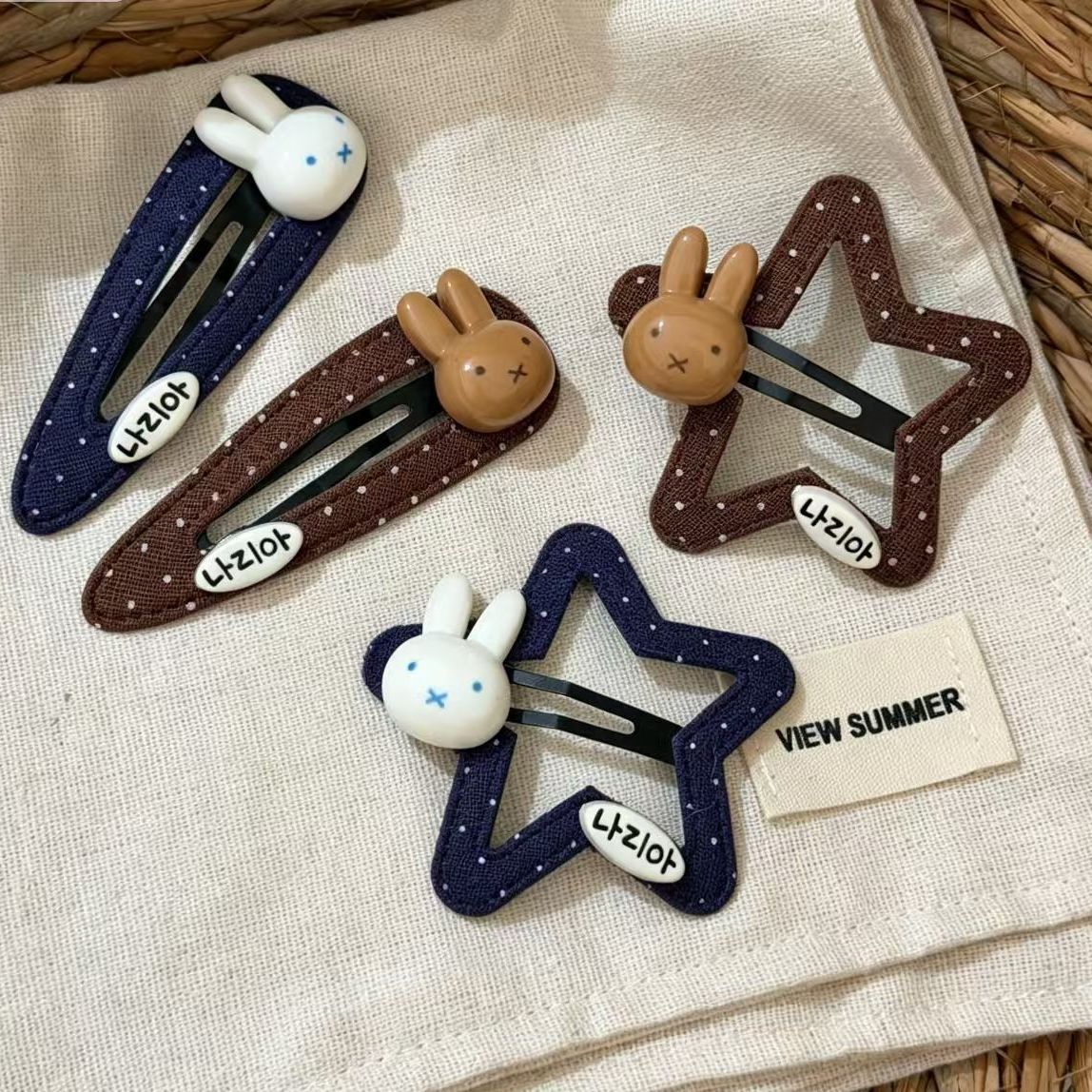 Cute dark-colored star and bear hair clips for autumn and winter, perfect for girls, side clips, small hair clips, versatile hair accessories