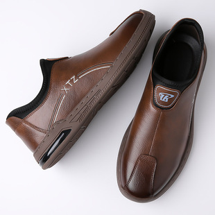 Leather Shoes Men's 2025 Spring New Genuine Leather Casual Slip-on Men's Soft Sole Driving Pea Shoes for Middle-aged and Elderly Dads