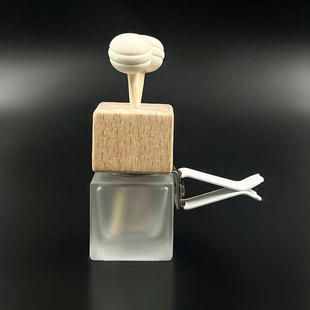 Car air outlet square frosted glass perfume bottle car air conditioning mouth aromatherapy essential oil bottle decoration logo