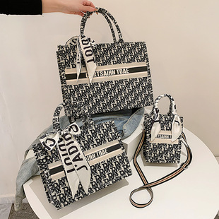 Bag Women's New Fashion All-match Commuter Old Flower Bag Shopping Bag Embroidered Mummy Bag Large Capacity Tote Bag Wholesale