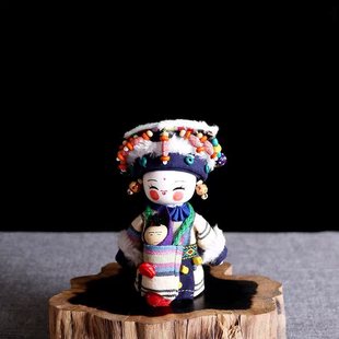 Minority ornaments Chinese characteristics Minority craft dolls Desktop ornaments Tourist souvenirs