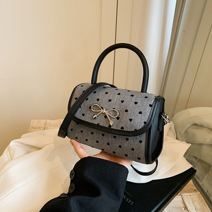 2024 Spring and Summer New Fashion Shoulder Bag Women's Bow Distinctive Ins Crossbody Bag Women's Stylish Small Square Bag