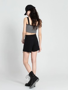 Sweet Hot Shorts Женские летние 2023 Новые черные джинсы с высокой талией для похудения с заусенцами Hot Girl A-Line Черные джинсы Горячие брюки с отверстиями