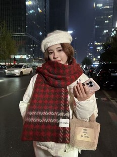 New high quality Legal System Autumn Winter New Year Red Atmosphere Joker Bag Edge Shawl Warm Neck Scarf Christmas