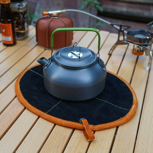 Outdoor BBQ gloves anti-scald heat insulation kitchen pot mat camping barbecue portable cowhide table mat oven baking gloves