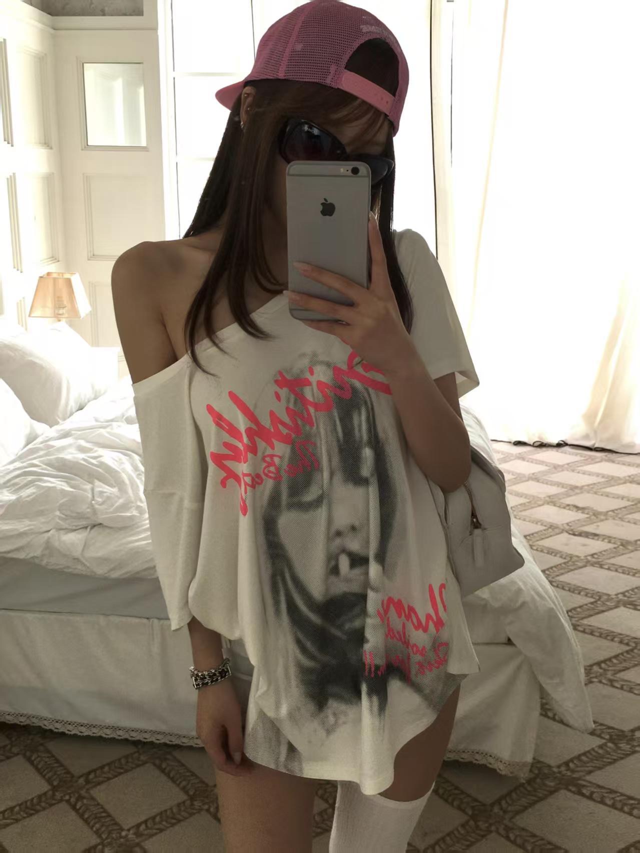 Summer American Retro Style Portrait Print One-Shoulder T-Shirt for Women, Pure Desire Spicy Girl Off-Shoulder Loose Mid-Length Lazy Top
