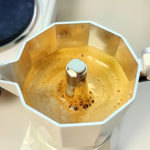 Горшок Moka с двойным клапаном Двойной клапан Кофейник с клапаном трех поколений Эспрессо-машина в итальянском стиле Бытовой кофейник Кофейный прибор