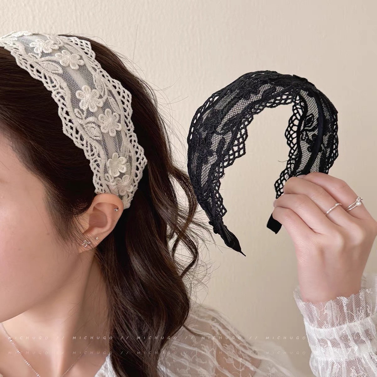 French-Style Lace Headband for Women, Wide Edge Hollow Floral Headband, Trendy New Hair Accessory for Going Out, Versatile Spring Hair Accessory