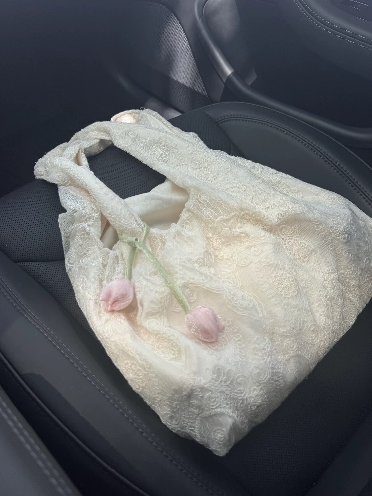 Korean style fresh and cute lace floral canvas bag for women, 2025 new style, large capacity, shoulder bag, commuter underarm bag.