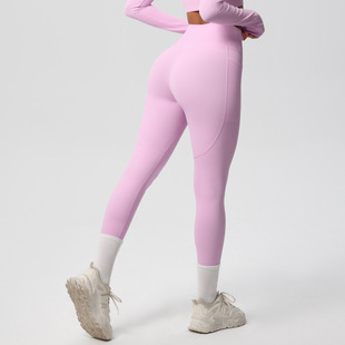 Customized Nude Tight-Fitting Butt-Lifting Quick-Drying Sports Shorts for Women's Outdoor Running and Fitness High-End Yoga Flap Pocket Pants Pants