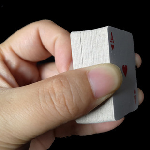 Good poker Q interesting Mini small playing cards children's small playing cards travel small poker