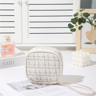 New Popular Lipstick Bag Accessible Luxury Cosmetics Cosmetics Bag Portable Travel Classy Small Fragrance Sanitary Napkin Bag