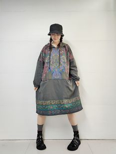 Cross-border women's clothing retro dress women's plus size 2023 autumn new distressed printed long hooded sweater skirt