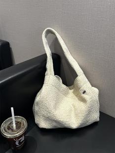 2024 new South Korea ins style plush woolen cloth large capacity shoulder underarm diagonal bag Mao Mao bag cross-border leopard print