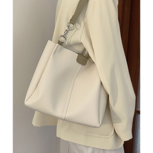 Viney Tote Bag 2024 Summer New Women's Bag Large Capacity Commuting Bag College Student Class Shoulder Large Bag