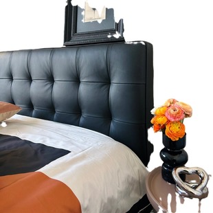 Waffled Bed Master Bedroom Italian Minimalist Leather Bed 1.8 m Simple Double 2.2m Light Luxury High-end Atmospheric Modern Big Bed