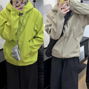Eye star! Men's and women's spring new outdoor trend lightweight all-match hooded soft shell assault clothing C1332