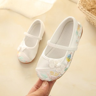 Spring Girl's Ancient Embroidered Shoes Chinese Style Cloth Shoes Old Beijing Children's Hanfu Shoes Antique Style Table Performance White Shoes