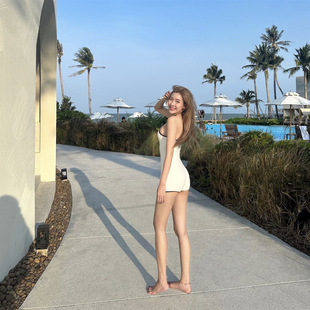 2024 new one-piece boxer swimsuit female slimming sexy beach resort hot spring swimsuit female [a generation]]